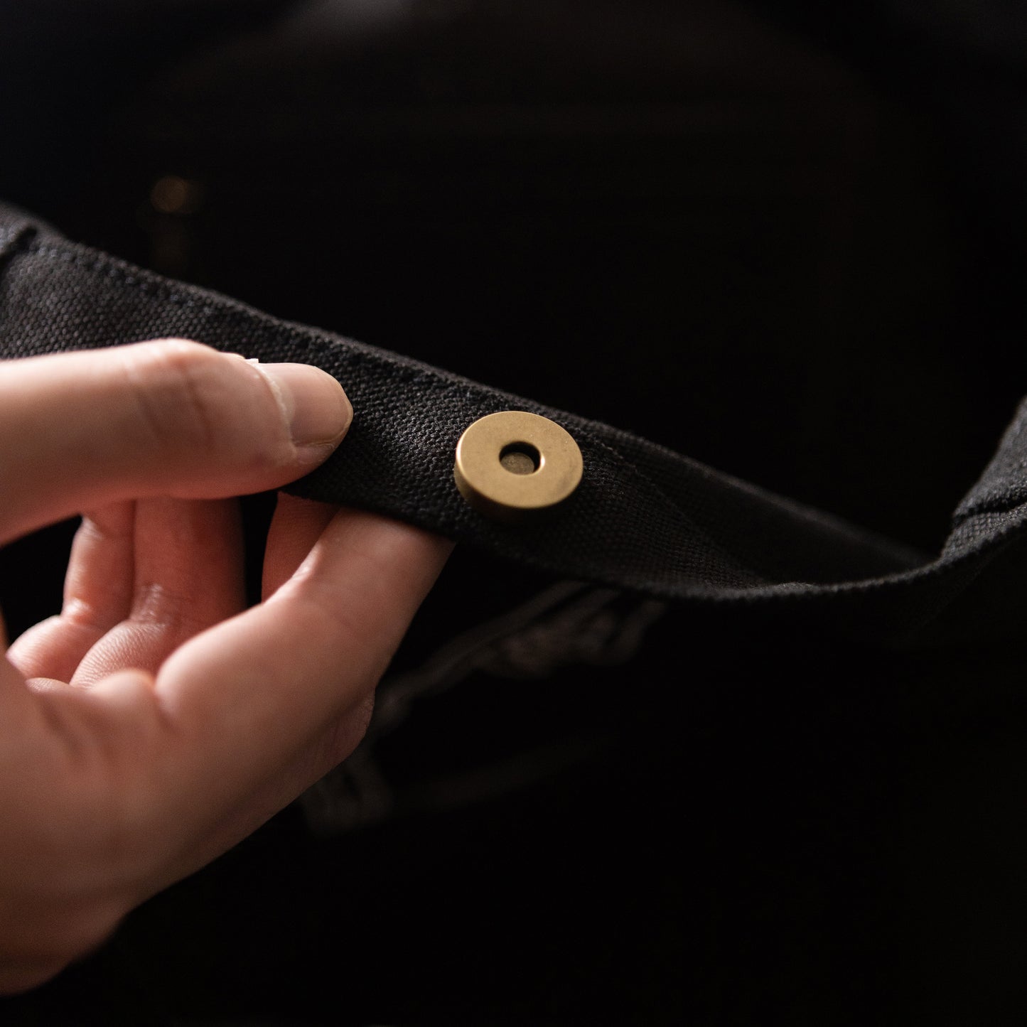 Isaiah 41:10 - Canvas Tote Bag (Black/Beige)